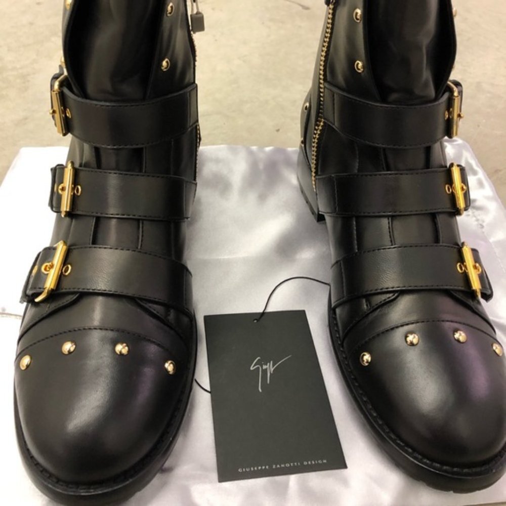 RARE NIB‎ Giuseppe Zanotti studded buckle boots - Picture 4 of 9